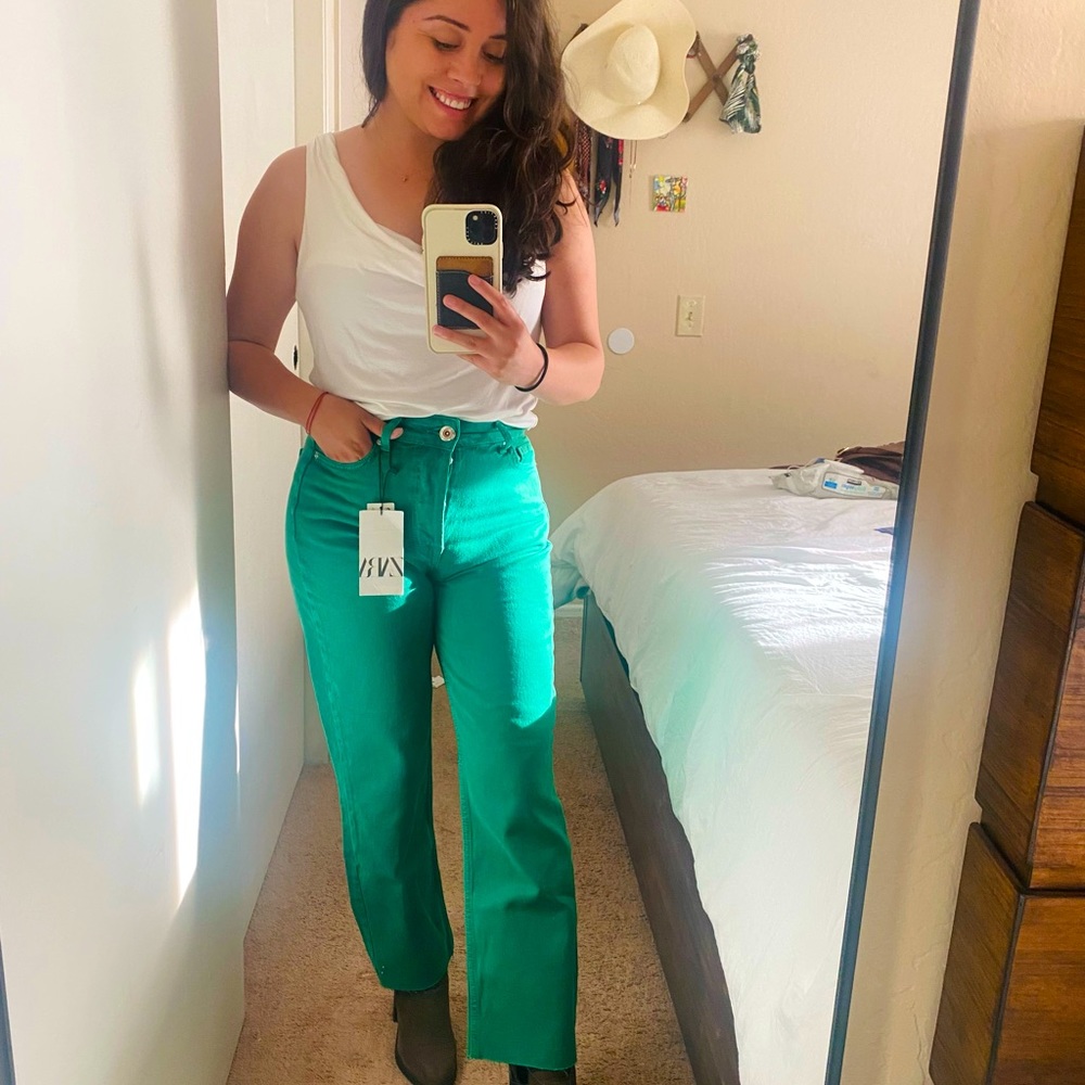 New Zara Green Jeans Size 4 Mom cropped high rise with a straight fit